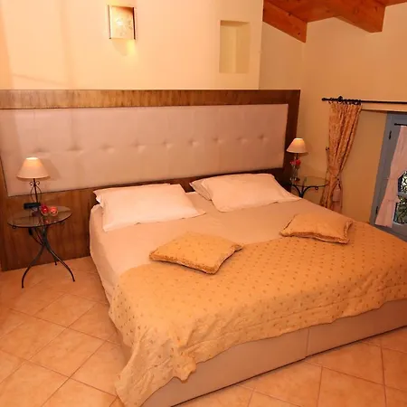 Palazzo Del Vicere 4*