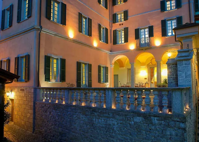 Ξενοδοχείο με διαμερίσματα Palazzo Del Vicere Lezzeno