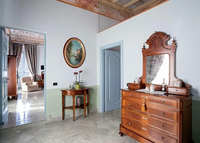 Ξενοδοχείο με διαμερίσματα Palazzo Del Vicere Lezzeno