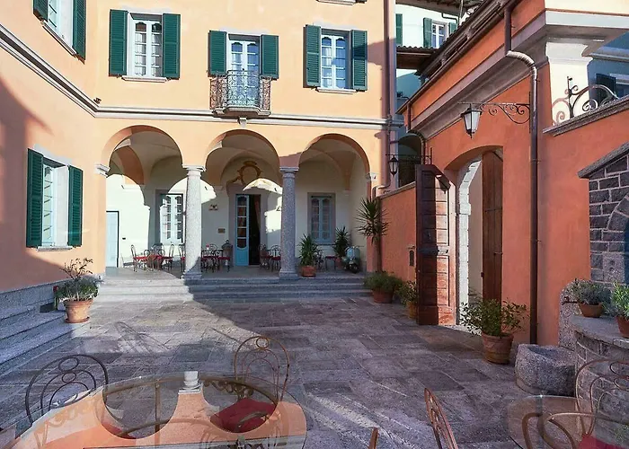 Ξενοδοχείο με διαμερίσματα Palazzo Del Vicere Lezzeno