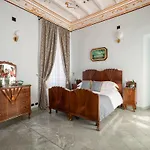 Palazzo Del Vicerè 4*