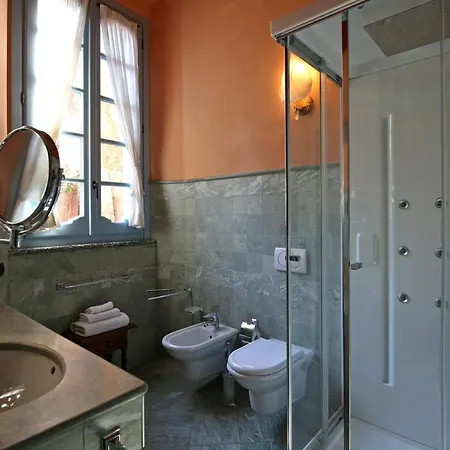 شقة فندقية Palazzo Del Vicere 4*