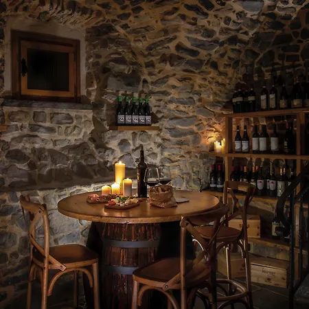 Palazzo Del Vicere מלון דירות 4*