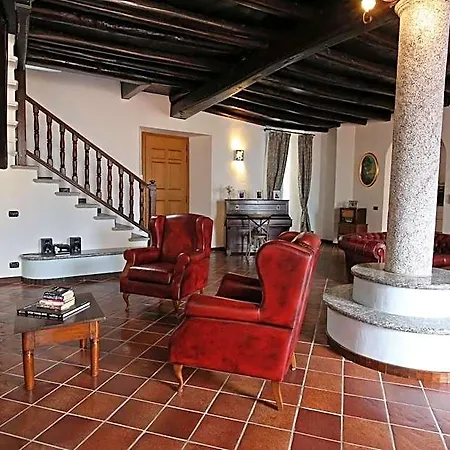 Palazzo Del Vicere Lezzeno