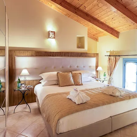 شقة فندقية Palazzo Del Vicere ليتْسّينو