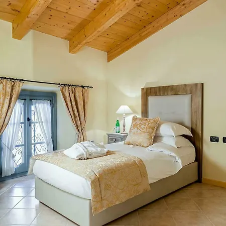 شقة فندقية Palazzo Del Vicere 4*