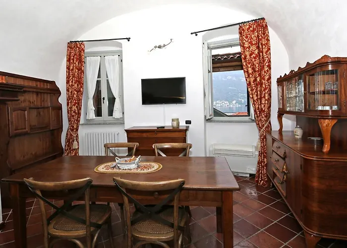 Palazzo Del Vicere מלון דירות