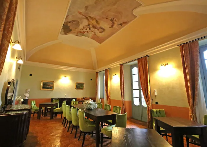 Palazzo Del Vicere מלון דירות 4*