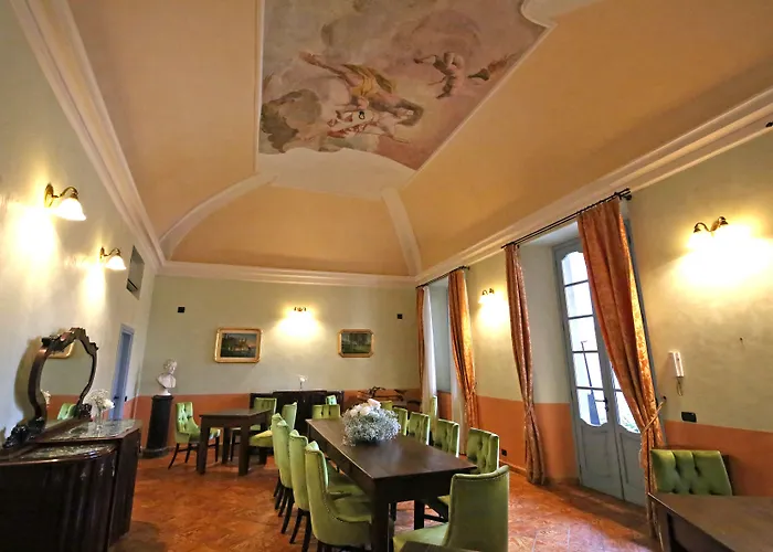 Palazzo Del Vicere מלון דירות