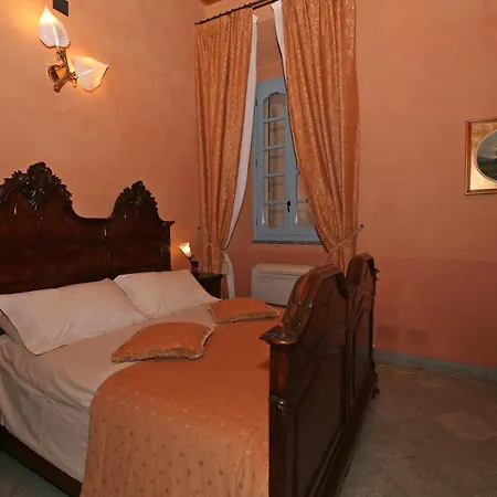Aparthotel Palazzo Del Vice Re Lezzeno