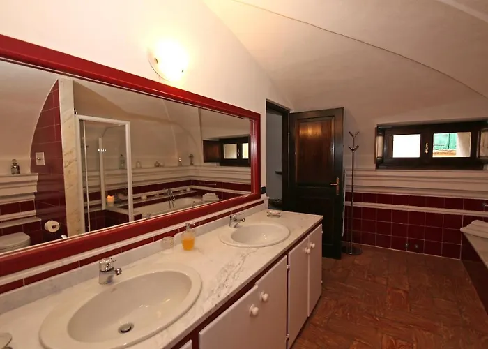 Palazzo Del Vicere 4*