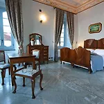 Ξενοδοχείο με διαμερίσματα Palazzo Del Vicere Lezzeno
