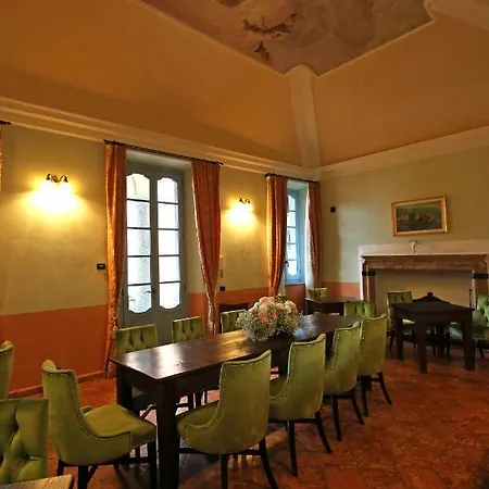 アパートホテル Palazzo Del Vicere 4*