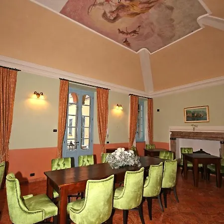 Palazzo Del Vicere 4* レッツェノ