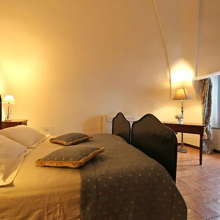 アパートホテル Palazzo Del Vicere 4*